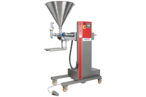 Doseuse à pistons BD9. Machine pneumatique qui dose toutes sortes de produits liquides ou semi-liquides (appareils à cakes, crémeux, pâtes à muffins, génoises, mousses, financier, crèmes). Dotée d'une trémie de 35 à 65 litres et d'un châssis mobile sur roulettes avec hauteur ajustable. Ecran tactile qui permet de créer des recettes et de paramétrer la hauteur de travail, la vitesse de travail ou le type de cylindre. Différents cylindres.