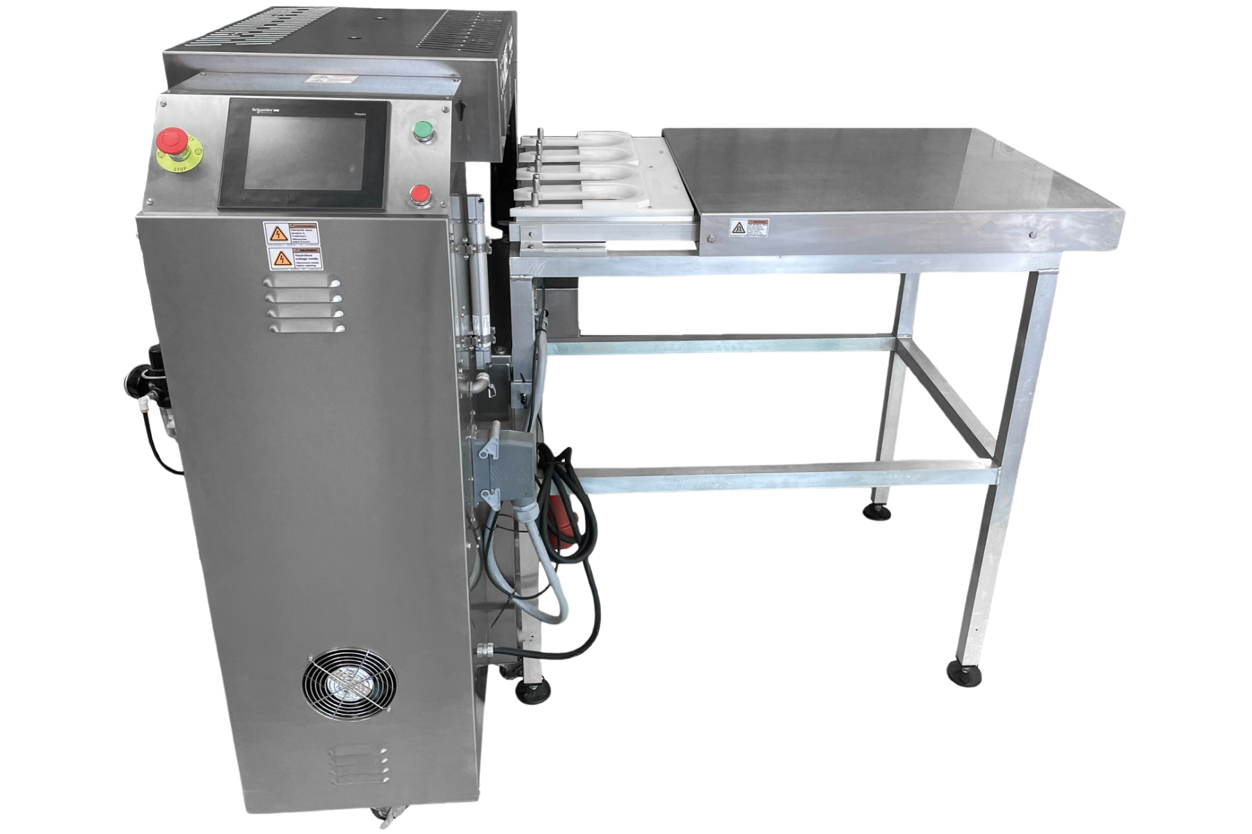 Fonceuse à tartes COMTEC 2900. Machine automatisée avec convoyeur qui fonce les fonds de tartes et tartelettes, différents diamètre, différents moules, différentes formes, différentes pâtes (sablées et brisées).