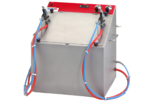 Pulvérisateur à chocolat CHOCO I et II. Machine à pulvériser de la préparation à base de chocolat en dépose fine ou épaisses sur les préparations. Chocolat toujours prêt à l'emploi grâce a un système de maintien au chaud. Existe en 1 ou 2 pistolets.